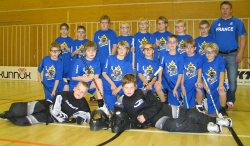 Salibandykerhon joukkuepotretti syksyll&auml; 2011